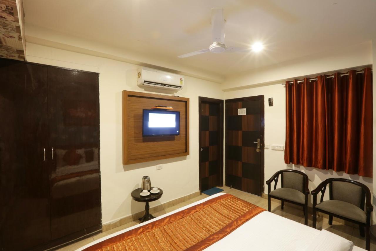Hotel Airport Star New Delhi Buitenkant foto