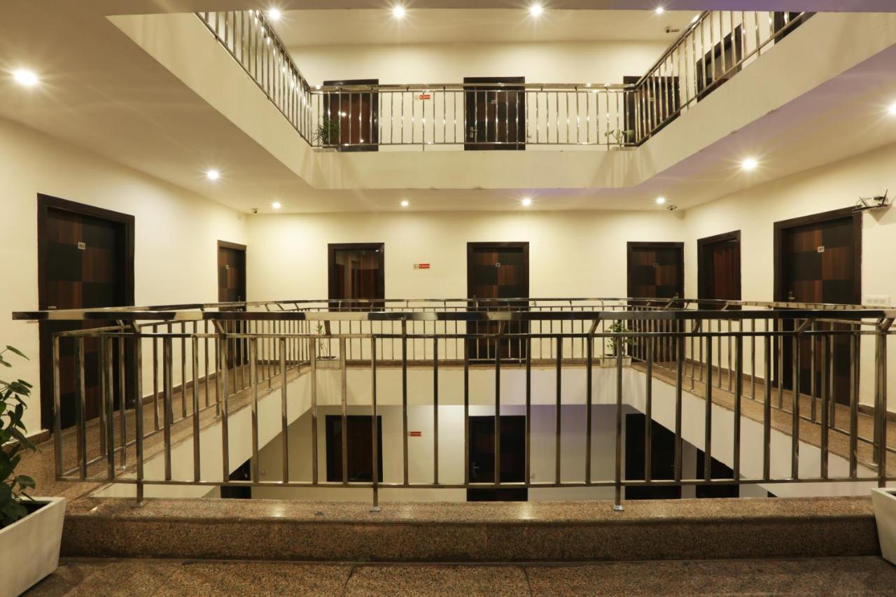 Hotel Airport Star New Delhi Buitenkant foto