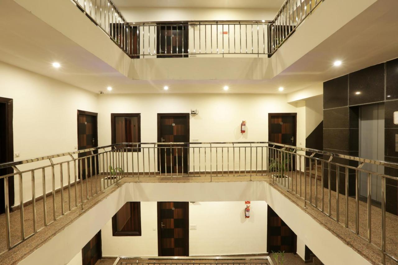 Hotel Airport Star New Delhi Buitenkant foto